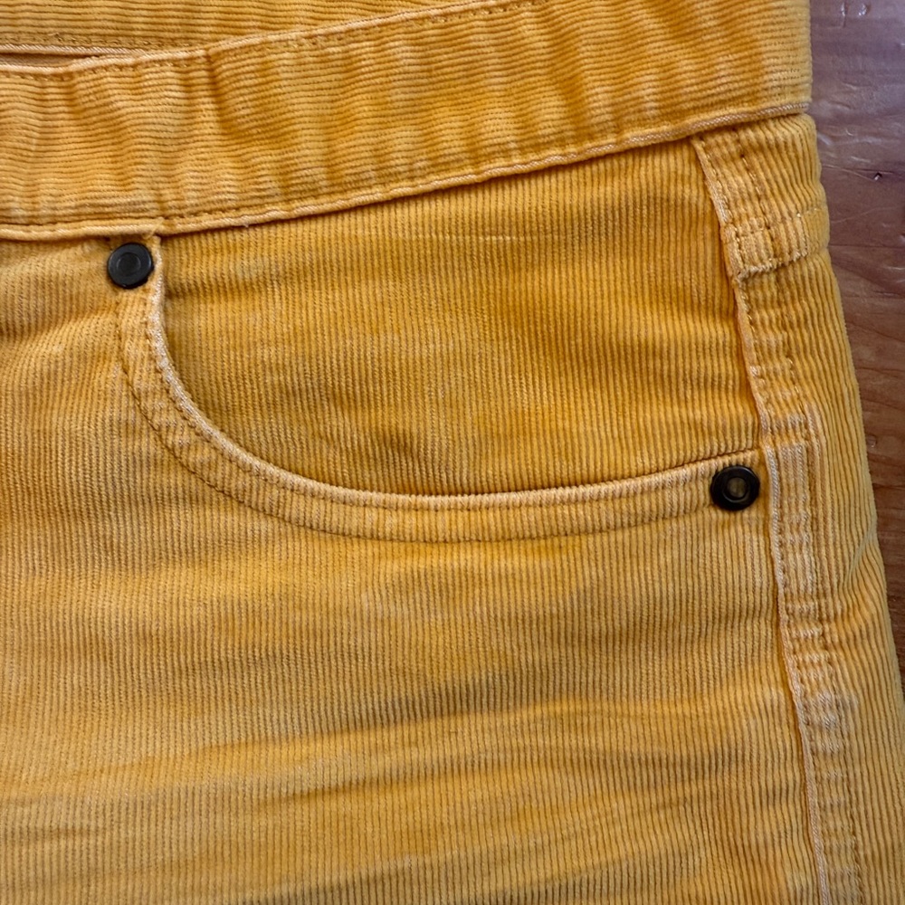 Carve Designs Oahu Corduroy Shorts, Sunflower Yellow - Size 10 - Picture 3 of 5